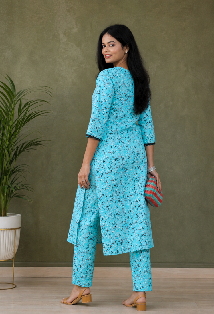 avAraNIya® Floral American Crepe Kurti Set for Women | V-Neck Printed Kurta with Pant