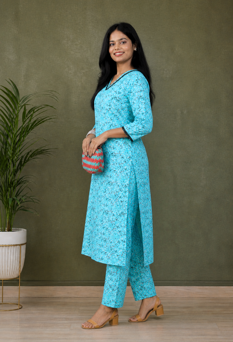 avAraNIya® Floral American Crepe Kurti Set for Women | V-Neck Printed Kurta with Pant